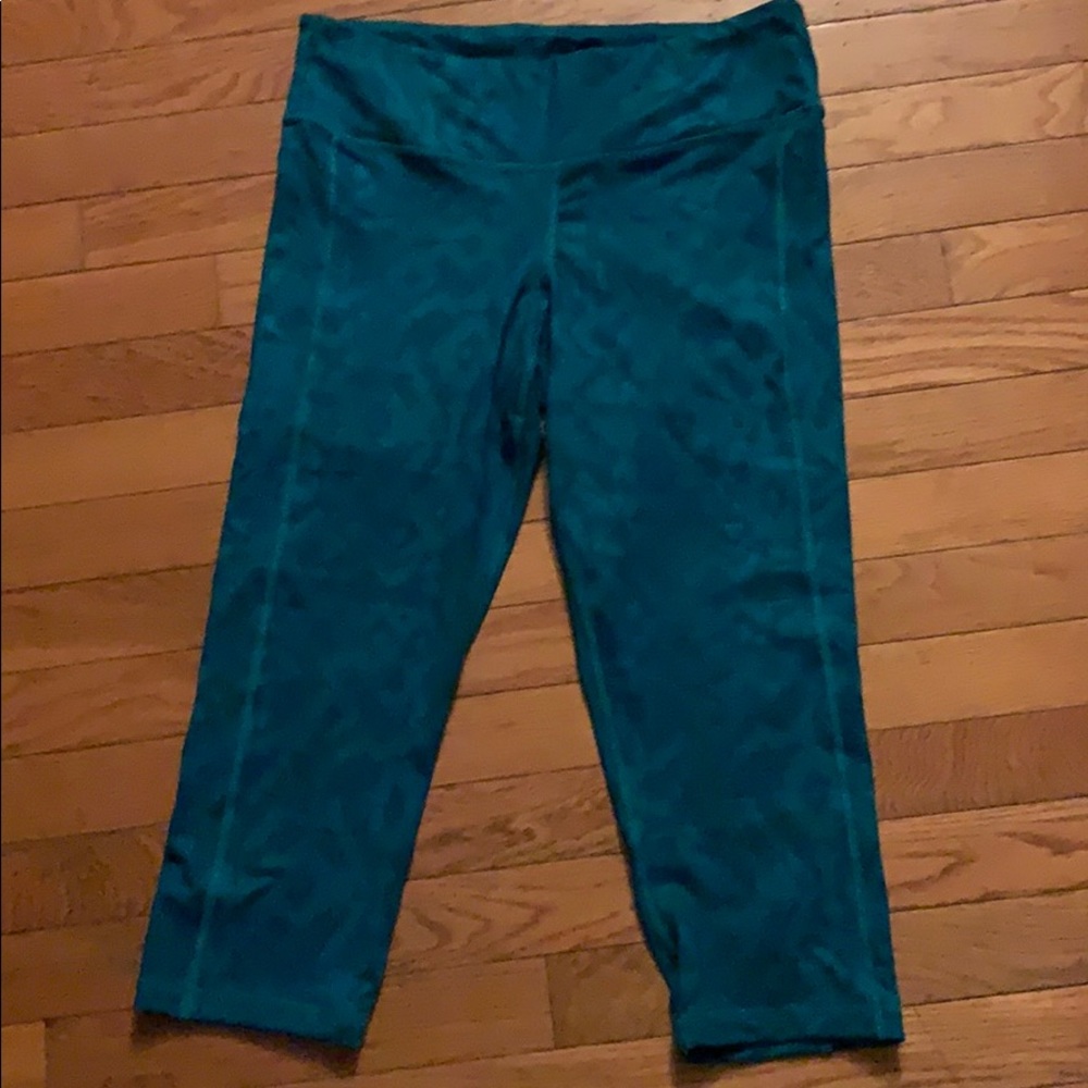 Old navy Capri workout pants
